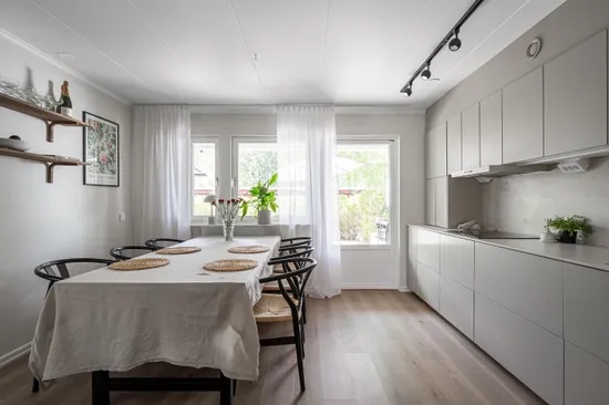 Radhus, Slöjmolnsvägen 5, Storvreta, Uppsala