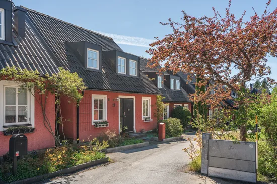 Villa, Radhus, Gräsandsgatan 28, Fågelhöjden, Nacka