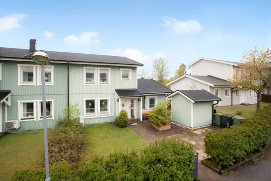 Villa, Radhus, Hasselnötsvägen 7, Viksjö Hummelmora, Järfälla
