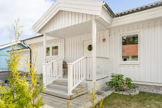Villa, Rönnbärsvägen 17, Surahammar