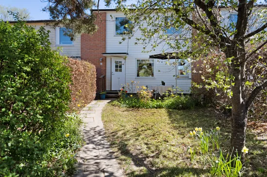 Villa, Radhus, Apollovägen 23, Skälby, Järfälla