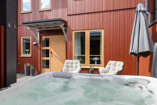 Radhus, Granholmsgatan 5B, Norra Ormesta, Örebro