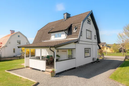 Villa, Hedbovägen 23, Skene, Mark