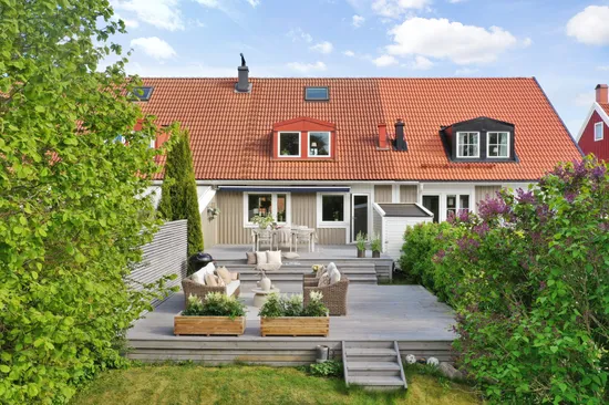 Radhus, Tidlösavägen 31, Sjukyrkoberget, Upplands Väsby