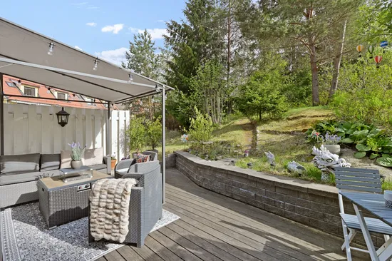 Radhus, Rapsodivägen 238, Drevviksstrand / Östra Skogås, Huddinge