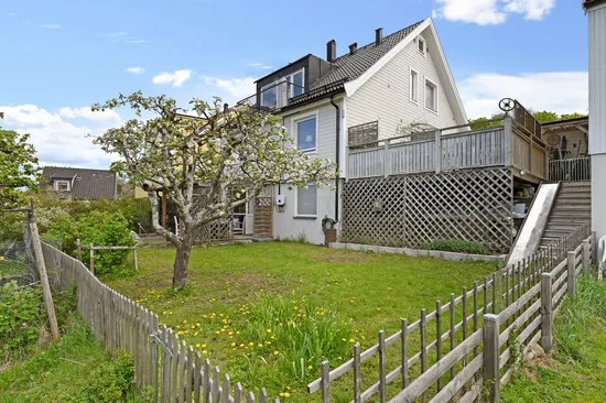 Villa, Radhus, Närlunda gårds väg 14, Ekerö Närlunda, Ekerö