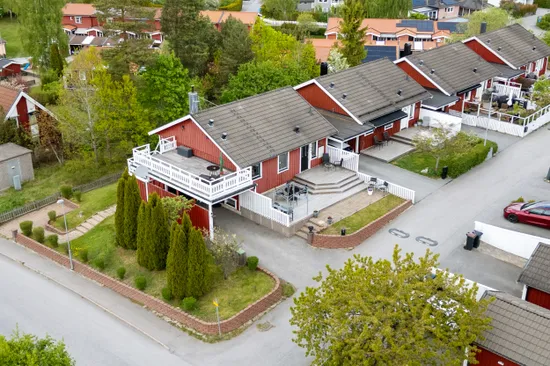 Villa, Radhus, Götavägen 74, Gribbylund, Täby