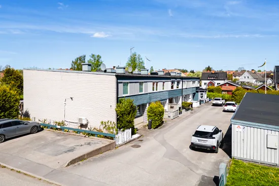 Villa, Radhus, Blomstervägen 8B, Katrineholm Nävertorp, Katrineholm