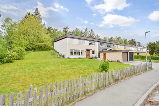 Villa, Radhus, Särimnervägen 1, Odenslunda, Upplands Väsby