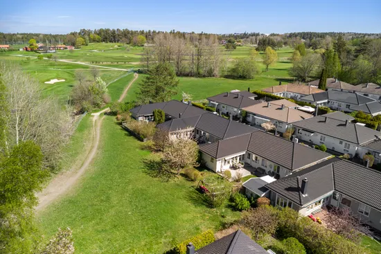 Villa, Radhus, Svärdsliljevägen 150, Hässelby Norra Villastad, Stockholm