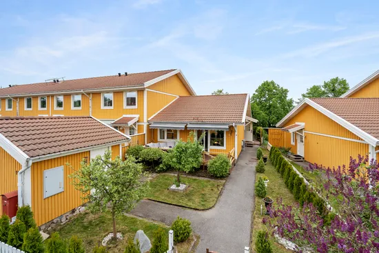 Bostadsrätt, Radhus, Lillies väg 11, Viby, Sollentuna