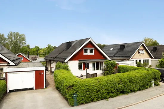 Radhus, Hasselvägen 18, Arenberga, Sigtuna