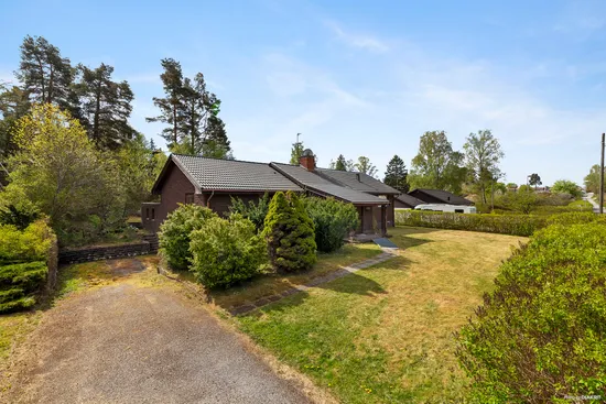 Villa, Klövervägen 12, Trollbäcken, Tyresö