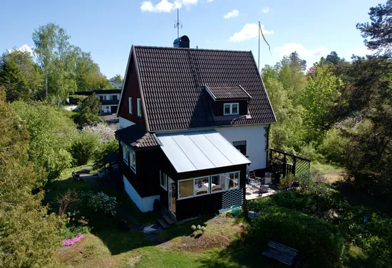 Villa, Holmgårdsvägen 64, Solgård, Huddinge