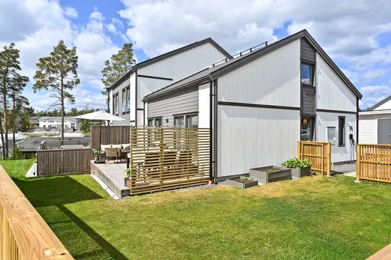Radhus, Klavebacken 19A, Länna, Huddinge