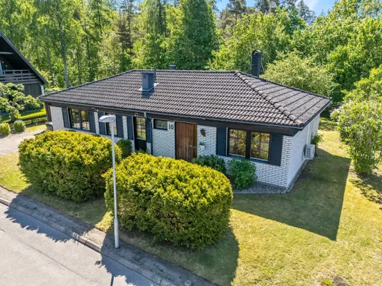 Villa, Lövsångarstigen 10, Söderköping