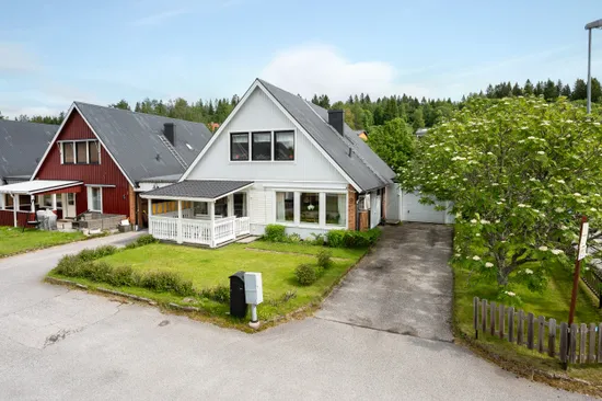 Radhus, Klarinettgatan 9, Gånsvik, Härnösand