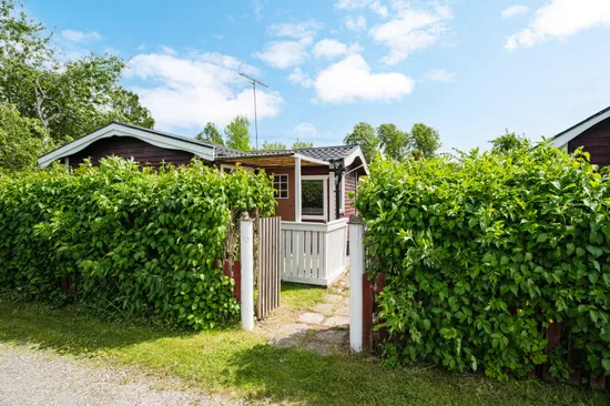 Fritidshus, Lotten Dillkronan 10 - Aspviks kolonistugeområde, Husbyvägen 2, Aspviks kolonistugeområde, Upplands-Bro