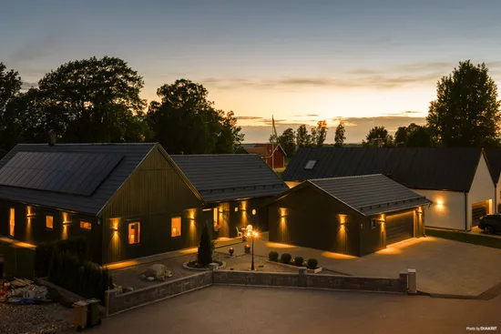 Villa, Knekt Eklöfs gata 4, Ryttartorpet, Kumla
