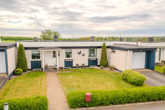 Villa, Radhus, Hallonstigen 21, Aneby