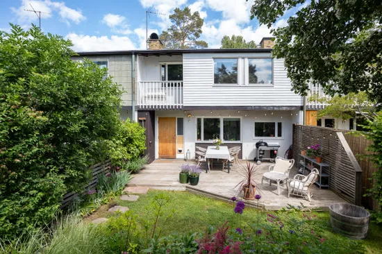 Villa, Radhus, Kurirgatan 9, Hässelby Gård, Stockholm