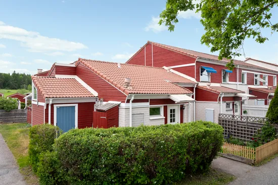 Radhus, Västergården 163, Västergården, Vallentuna