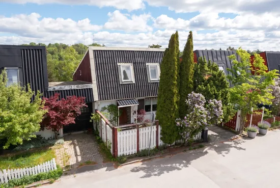 Villa, Radhus, Köpmansvägen 60, Snättringe, Huddinge