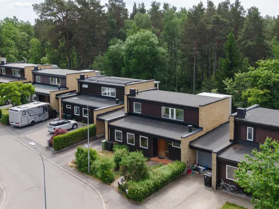 Radhus, Snöflingegatan 4, Talltorp, Västerås