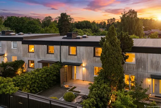 Villa, Radhus, Cypressvägen 52, Enebyberg, Danderyd
