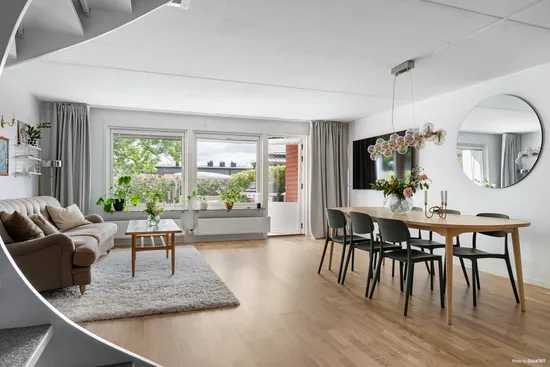 Radhus, Tunavägen 15, Upplands-Bro