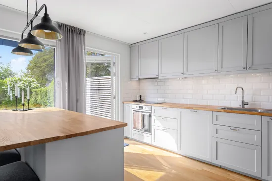 Radhus, Ananasvägen 40, Viksjö, Järfälla