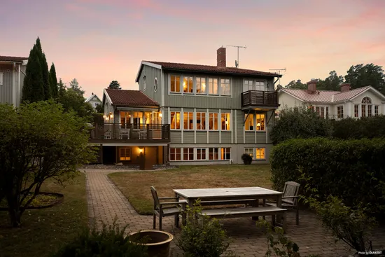 Villa, Badparksvägen 18, Gribbylund, Täby
