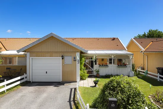 Radhus, Karlsborgsvägen 23, Märsta - Sundveda, Sigtuna