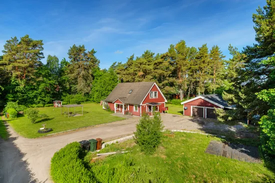Villa, Väster-Ekeby 304, Vendel, Tierp