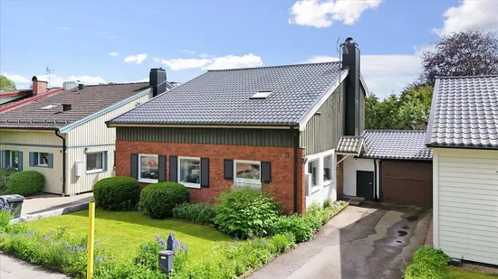 Villa, Radhus, Tyfonvägen 9, Skogslyckan, Uddevalla