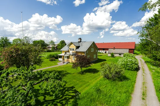 Gård/Skog, Slada 335, Hållnäs, Tierp