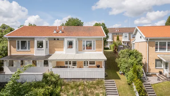 Villa, Radhus, Marsgatan 8, Ängshöjden, Sala