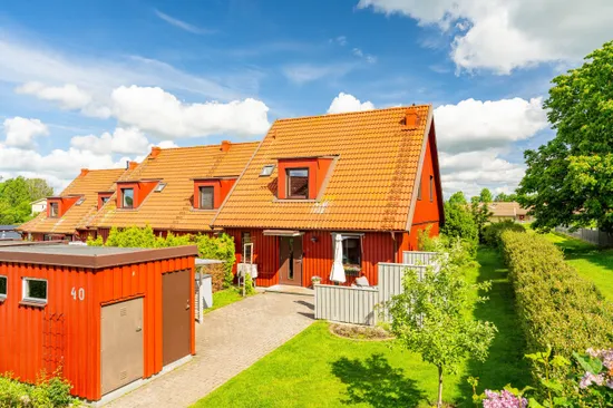 Radhus, Fogdegårdsvägen 40, Skara