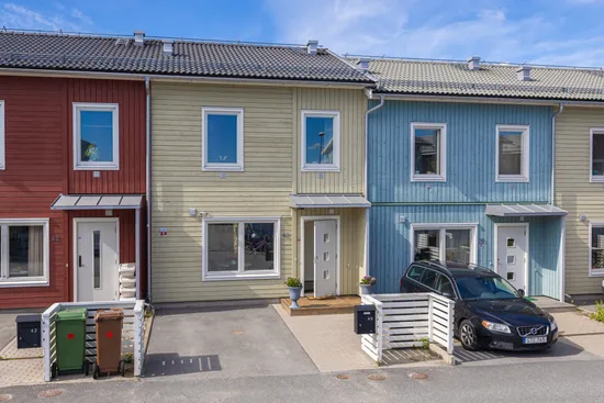 Radhus, Timotejgatan 40, Eds Allé, Upplands Väsby