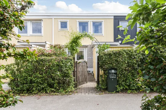 Villa, Radhus, Skolängen 6, Sävedalen, Partille