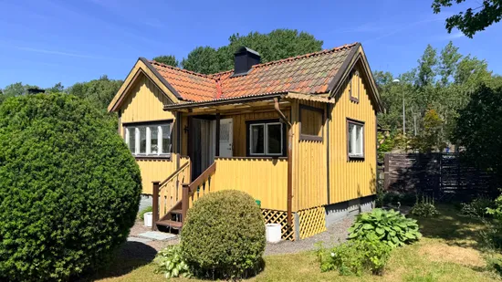 Fritidshus, Azaleagången 10, Torpa koloniförening, Göteborg