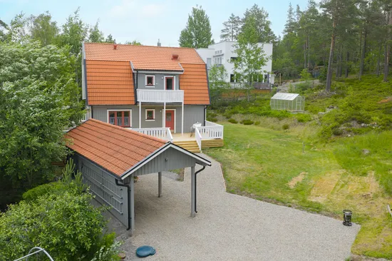 Villa, Nejlikevägen 16, Botkyrka