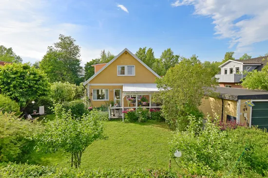 Villa, Morkullevägen 44, Barkarby, Järfälla