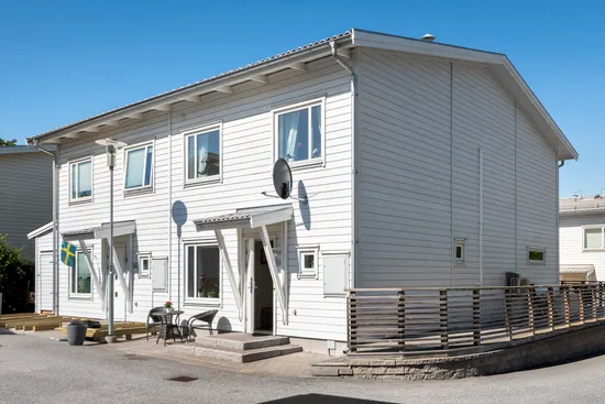 Radhus, Norra Atriumvägen 60, Kvisslingby, Österåker
