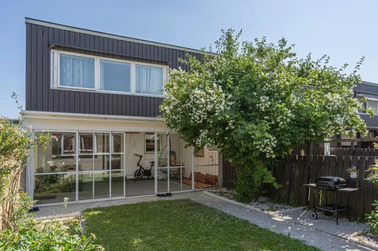 Villa, Radhus, Stångjärnsgatan 77, Bäckby, Västerås