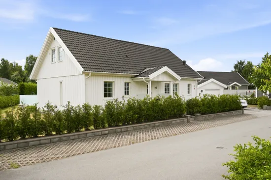 Villa, Backsippsvägen 5, Lövstalöt, Uppsala