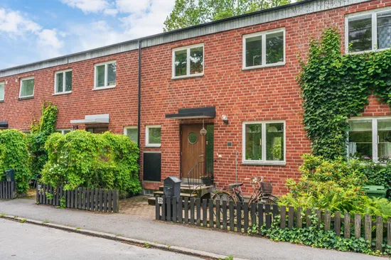 Radhus, Dalvägen 31, Segeltorp, Huddinge