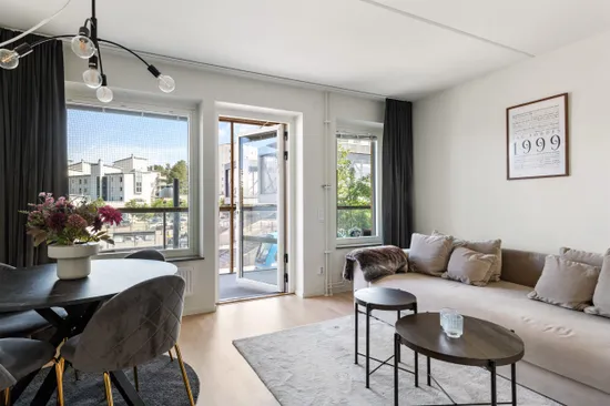 Bostadsrätt, Stationsvägen 52, 2 tr, Roslags Näsby, Täby