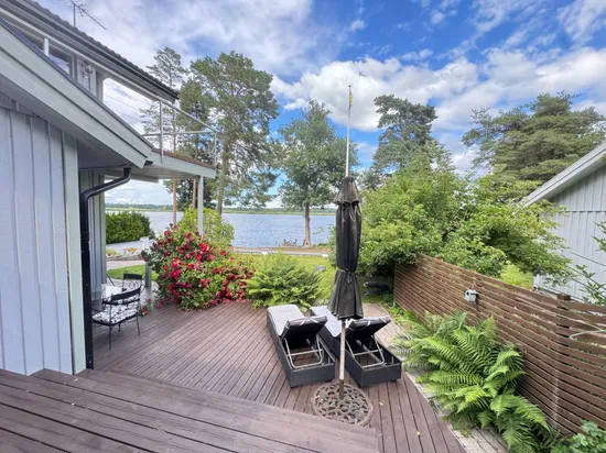 Villa, Sjövägen 20, Malmön, Köping