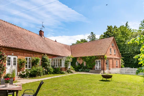 Villa, Svenstorpsvägen 325 och 327, Svenstorp, Ystad